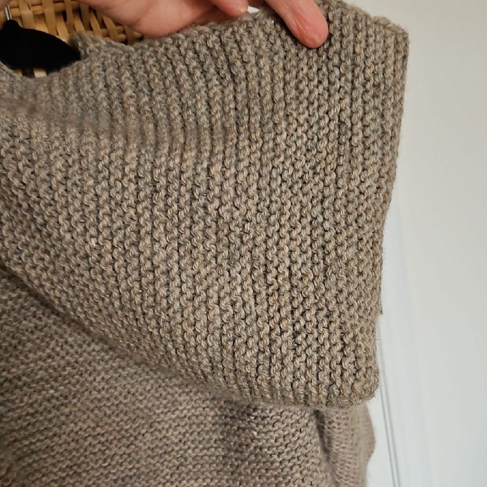 Cozy Wool Knit Kids Jacket W Hood And Flower Buttons - Brown Marl - Picture 8 of 9